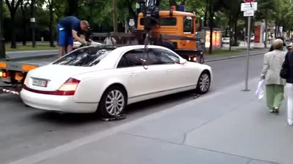 Pr&oacute;ba odholowania Maybacha