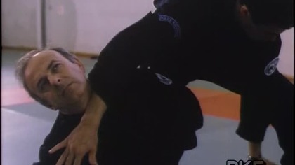 Polska Kronika Filmowa nr 2 z 1993 r.  &ndash; Uliczna debata, Akademia policyjna, Za wysokie progi, Kuszenie