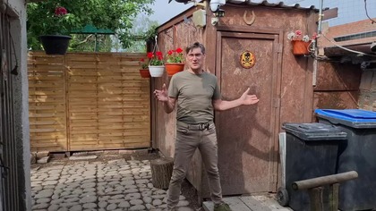 Śrutowanie zboża dla kur * Magazyn na zboże #Garden kuRaż