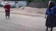 Dwie babcie i ładny headshot