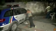 Agresywna kobieta kontra policja