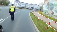 Dąbrowa Górnicza: Motocyklista potrącił policjanta