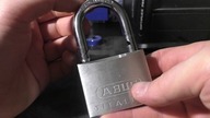 Dwie kłodki Abus Titalium otworzone wytrychem, Two Abus Titalium Padlock Picked