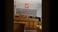 Panika sędziego gdy Marciniak wyciągnął smartfon aby nagrać rozprawę o... skarpetki na #policja (360