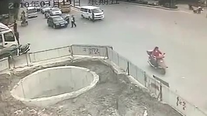 Najgorszy kierowca swiata na skuterze