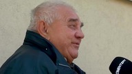 POTWORNA BIEDA POLAKÓW! Emeryci grzebią w śmietnikach! mp4 686x432