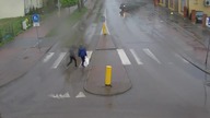 Pijany kierowca potrącił na przejściu dwóch 14-latków i uciekł z miejsca