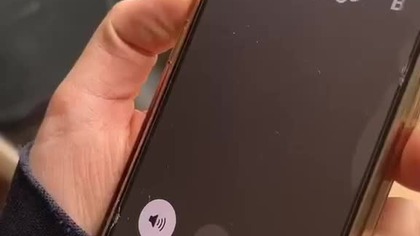 Pracownik szpitala psychiatrycznego nęka dziewczynę.  on dzwoni do dziewczyny codziennie.