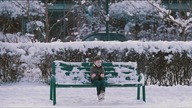 Chłopiec bez kurtki.  Co byś zrobił?