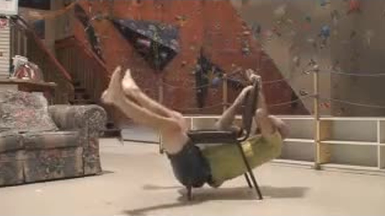 трахательный стул смотреть видео некрофелия