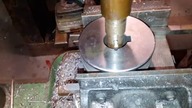 Dłutowanie rowka pod klin na wiertarce stołowej, Shaping attachment for a milling machine, slotting