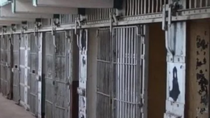 Witaj na kanale, gdzie odkrywamy świat przez pryzmat najbardziej fascynujących zestawień. Od niesamowitych faktów naukowych, przez tajemnice historii, aż po cuda natury - wszystko to znajdziesz w naszych rankingach TOP 10 i TOP 20.

Jeśli lubisz ciekawostki i chcesz codziennie dowiadywać się czegoś nowego, to miejsce jest dla Ciebie.

 Subskrybuj i wciśnij dzwoneczek, aby nie przegapić żadnego odcinka!