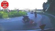 Poślizg motocyklisty na rondzie.  Przyczyną był rozlany olej.  STOP PIRAT
