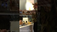 Janusz bierze darmowe przyprawy