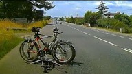 Urwanie haka przez platformę rowerową