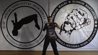 nunchaku freestyle #15 - chwyt pod barkiem - wyrzut z odbiciem od biodra skos ( /  / )