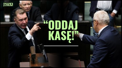 Giertych mówił o leczeniu kolanek prezesa.  Nagle Czarnek wstał