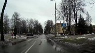Reakcje pieszych na przepuszczenie przez przejście