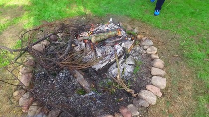 Ognisko zorganizowane przy plebanii z okazji początku wakacji w dn.  23. 06. 2019 r.