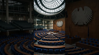 Bundestag żąda od rządu Niemiec odpowiedzi na zapytania o UAP
