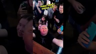 KOLO W KARTONIE NA GŁOWIE ZAPROSZONY NA SCENĘ:) [VIDEO BY PETRONELLA]