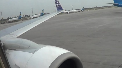23 09 17 Boeing 737 89P 32800 1681 SP LWB Kiew Warszawa LOT