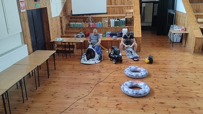 Przygotowanie nagród na jubileuszowe 25.  Biegi Uliczne 9 lipca 2023 r.