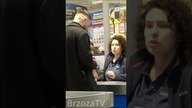 Znajduje pieniądz w chipsach