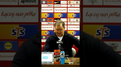 Czyżby pomimo prowadzenia 1:0, w przerwie w szatni reprezentacji Polski padło parę męskich słów