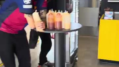 SEBA I ŁYSY KRADNĄ TABLETA W KEBABIE