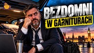 MA PRACĘ.  MA AUTO.  I ŚPI W NIM.