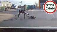 Zanurkował pod samochód na hulajnodze - ku przestrodze #1743 Wasze Filmy