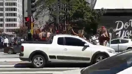 Najczęstsza przyczyna wypadków? Piękne kobiety!