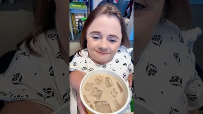 Test Jagodowej Iced Latte z McDonalds  | #shorts | Magdalena Augustynowicz