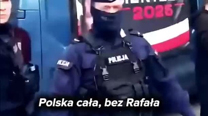 Plują tęczowemu pajacowi w twarz, a on udaje, że deszcz pada.  ...  Polska cała bez Rafała