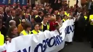 Na czele marszu Jarosław Kaczyński. Tłum krzyczy Platforma złodzieje