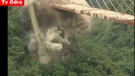 LiveLeak - 200 KG of explosives to destroy bridge in Colombia