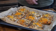 Zapiekane chlebki z pieczarkami serkiem śmietankowym / Oddaszfartucha