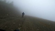 Wjazd ebików na Skrzyczne we mgle - jest magia (4k)