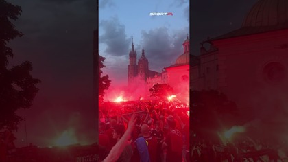 60 TYSIĘCY FANÓW! WISŁA KRAKÓW PRZEJĘŁA RYNEK!#piłkanożna #kibice #WisłaKraków
