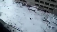 Rosja i szalone skoki z bloku na sankach
