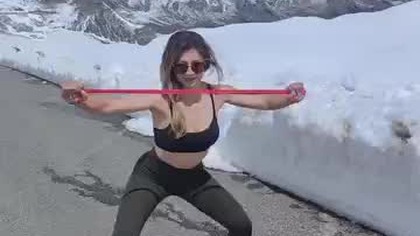 Ekspresowy trening na nogi, pośladki, brzuch i ręce  zrób go wszędzie!