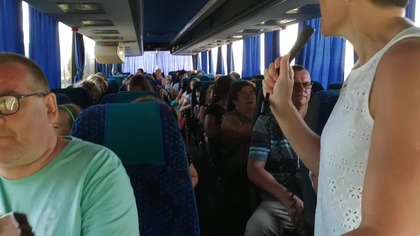 Aniołki z Markuszowa śpiewają na zakończenie wyjazdu do Bałtowa