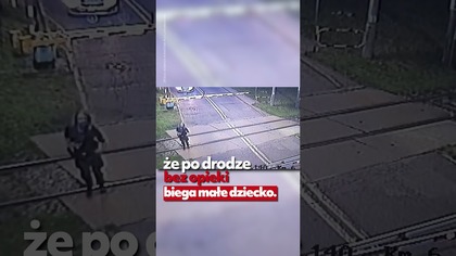 KROK OD TRAGEDII.  6-LATEK BAWIŁ SIĘ TUŻ PRZED PĘDZĄCYM POCIĄGIEM