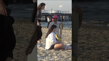 Janusz wyrywa na parawan