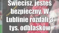 Świecisz, jesteś bezpieczny.  W Lublinie rozdali 3 tys.  odblasków