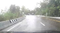 Nieudany drift ciężarówką