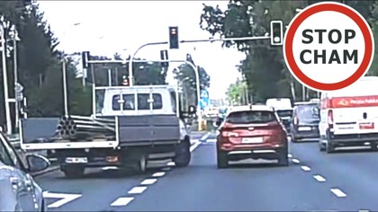 Jechał jak piany.  Omal nie doprowadził do zderzenia z autobusem, latarnią ...  #2294 Wasze Filmy