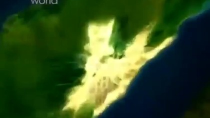 Kwintesencja miejskiej oazy, Nowy Jork jest domem dla milionów ludzi i jest dziś definicją Ameryki. Ale jak to się stało, że Nowy Jork wyrósł ze skromnej holenderskiej osady o nazwie New Amsterdam do domu pierwszego na świecie mostu wiszącego i samego centrum fali imigracji na początku XX wieku? Zobacz, jak najnowsze techniki animacji komputerowej śledzą topograficzną historię Nowego Jorku - rozwijając go od jałowego schronienia Five Points do dzisiejszego Manhattanu w całej okazałości.
