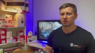 Dobry i tani Wideomofon do 600 PLN Hikvision Unbox oraz jak podłączyć rygiel do stacji bramowej